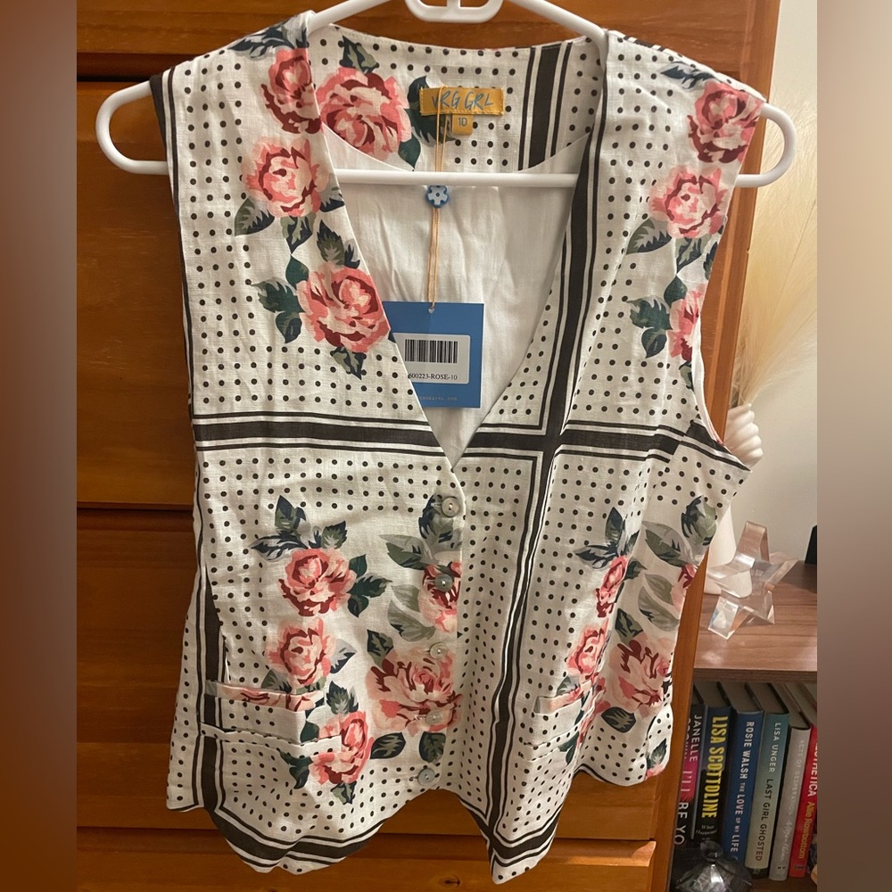 Vrg Grl Vest. NWT. Size 10 AUS